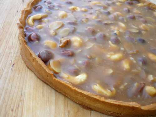 Tarte aux fruits secs et caramel au beurre salé