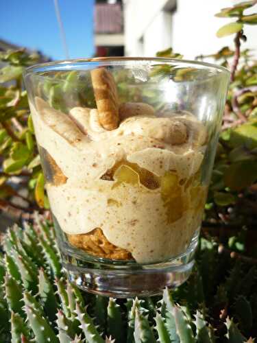 Verrine aux pommes caramélisées, spéculoos et praliné