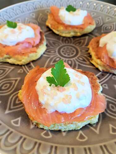 Blinis de pommes de terre, crème acidulée, truite fumée de Cyril Lignac, Tous en cuisine