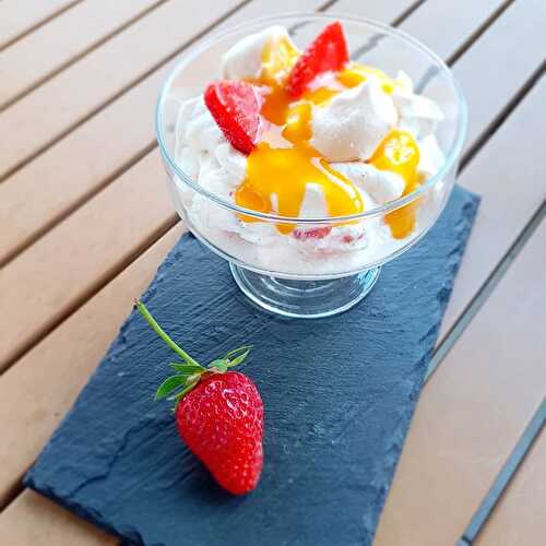 Eton mess aux fraises de Cyril Lignac dans Tous en cuisine