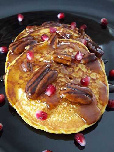 Pancakes à la courge, caramel de sirop d'érable aux noix de pécan (Nigella Christmas)