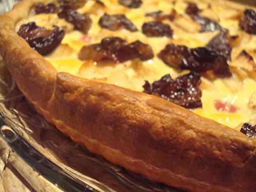 Quiche au lard, pommes et pruneaux