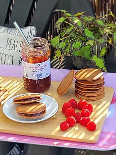 Dorayaki ou gâteau Anko Japonais ou pancakes fourrés japonais