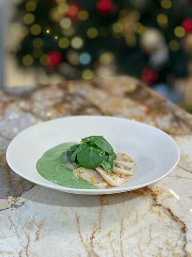 Noix de Saint-Jacques, velouté de mâche au curry