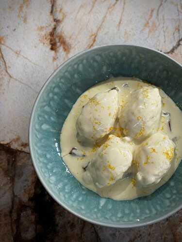 Quenelles de brochet, crème au vin d'Anjou