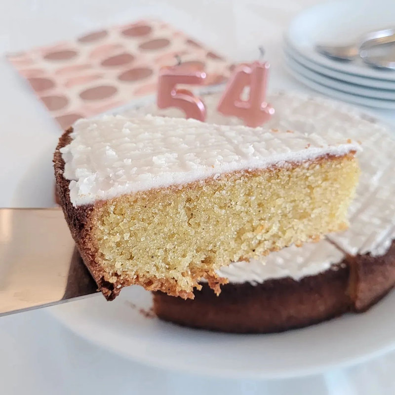 ...Gâteau nantais super facile, délicieux, fondant et parfumé pour mon anniversaire...