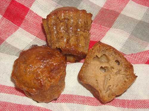 Minis cannelés bordelais vegan.