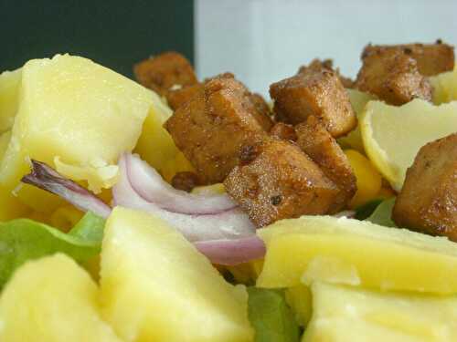 Salade composée, pommes de terre, tofu grillé.