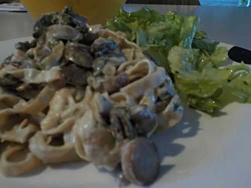 Tagliatelles de légumineuses aux champignons.