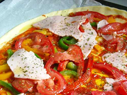 Tarte tomates, poivrons et jambon.