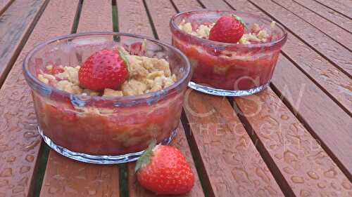 Crumble rhubarbe-fraise