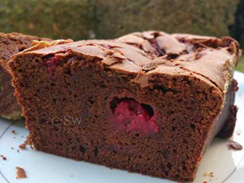 Gâteau moelleux&fondant au chocolat et aux fruits