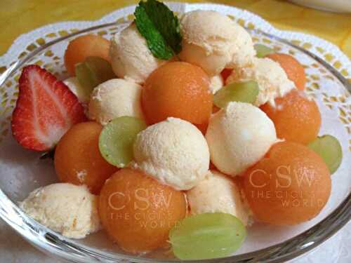 Glace de melon « cantaloup charentais », billes de melon et fruits