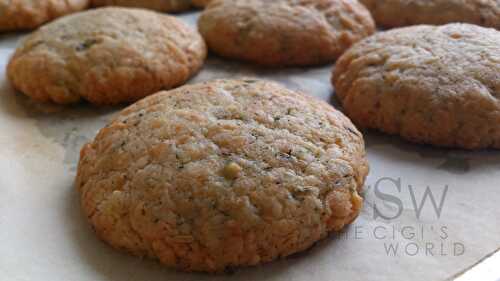 Les sablés au parmesan et aux herbes de Provence | peynirli ve baharatli bisküvi