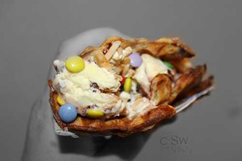 WAFFLE ! [& ICE CREAM WAFFLE]