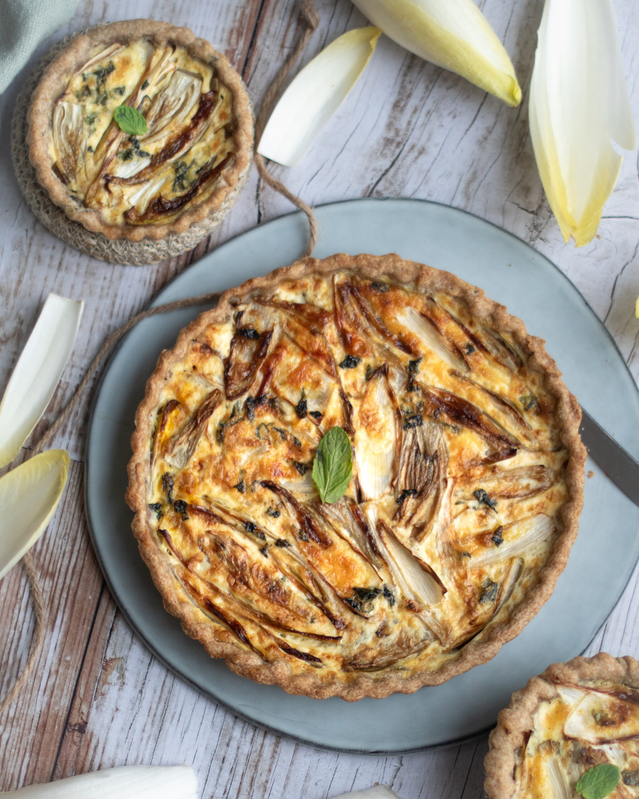 Tarte à la chicorée façon parfumée à la menthe