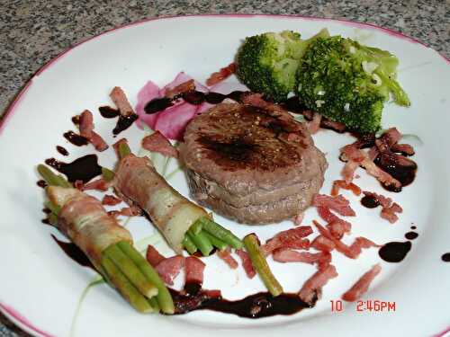 Tournedos de biche au caramel de vinaigre balsamique au miel