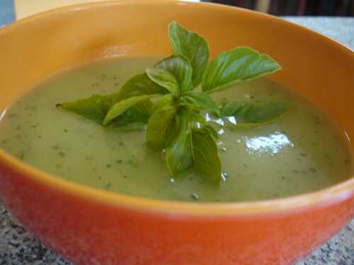 Velouté de courgette au Basilic