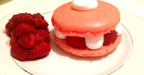 Macarons framboises / chantilly