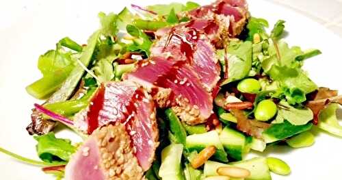 Salade au Thon mi-cuit en croûte de sésame