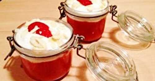 Soupe de fraises chantilly