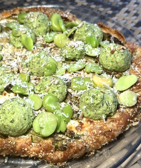 La Tarte Rustique du Printemps aux Asperges et aux Fêves 