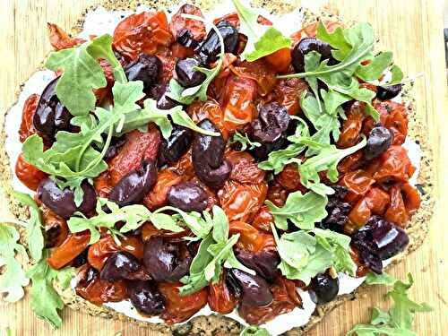 Tarte Crackers aux Tomates Confites, Fromage Frais et Olives