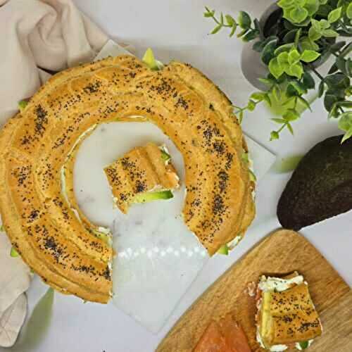 Paris-Brest salé au saumon fumé, avocat et fromage frais