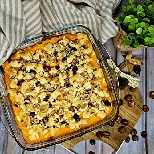 Crumble de patates douces, fêta et noisettes