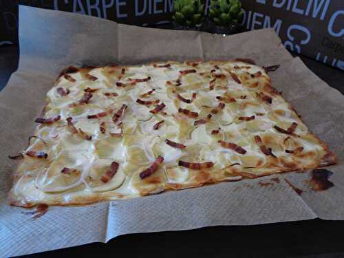 Tarte fine de pommes de terre gratinée