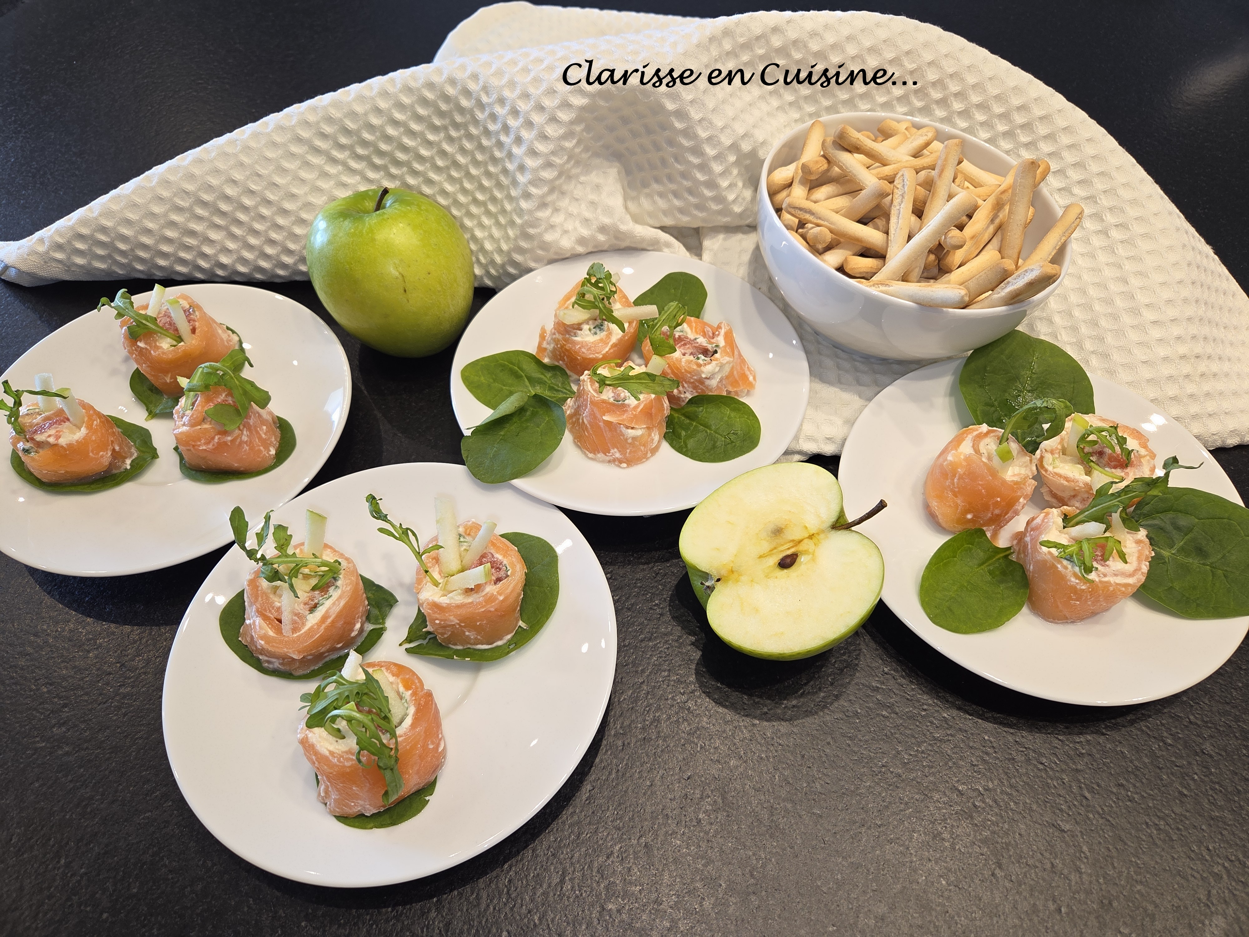 Roulés de saumon fumé à la pomme Granny et pamplemousse