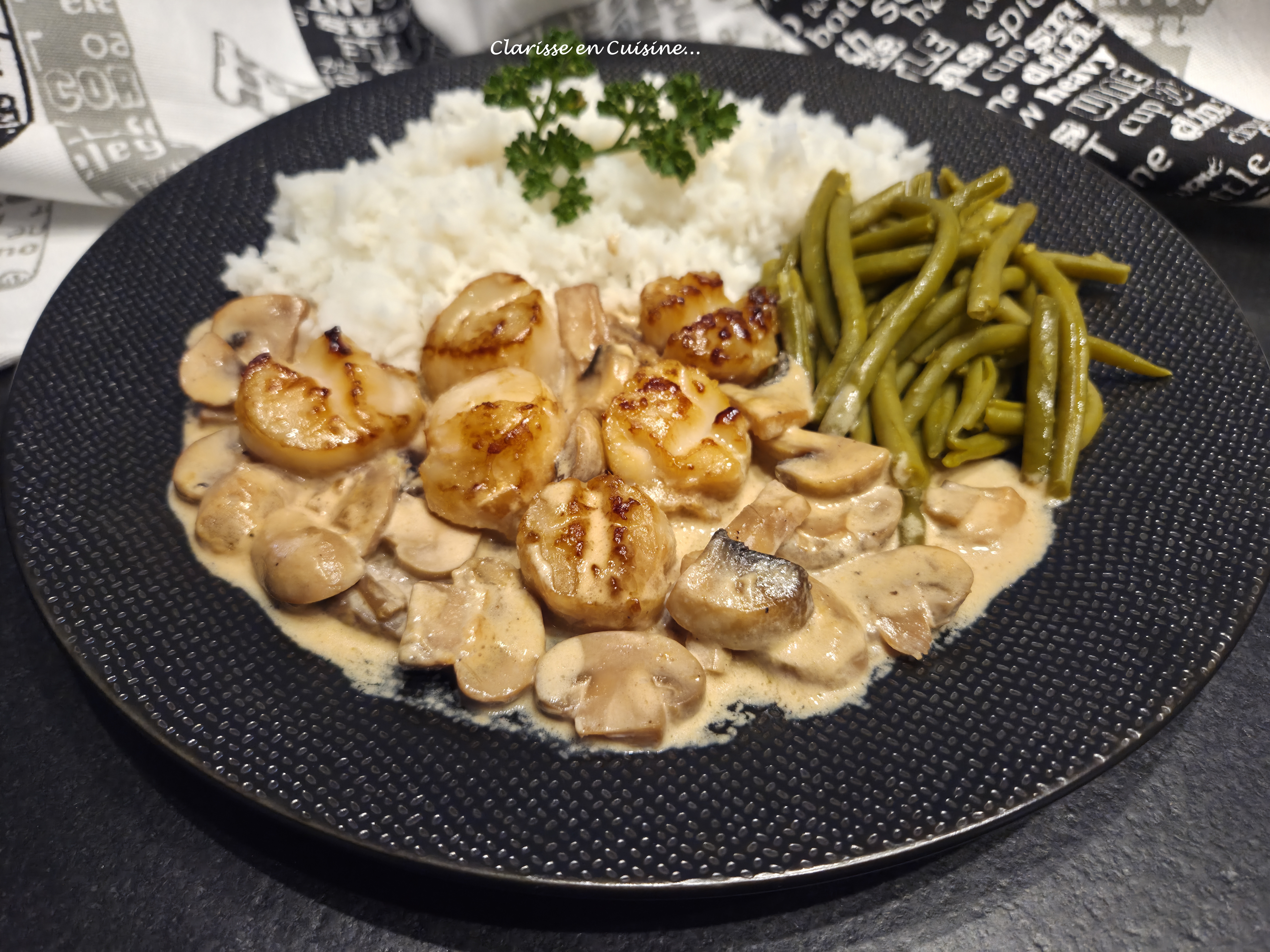 Noix de Saint-Jacques à la sauce au Cognac