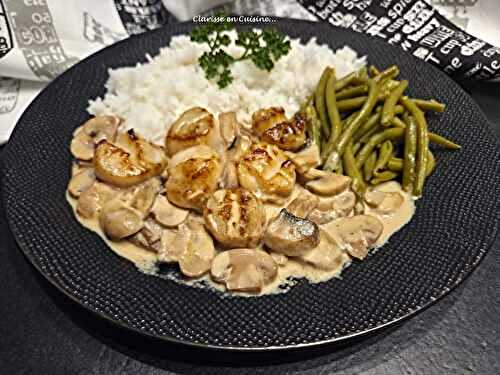 Noix de Saint-Jacques à la sauce au Cognac