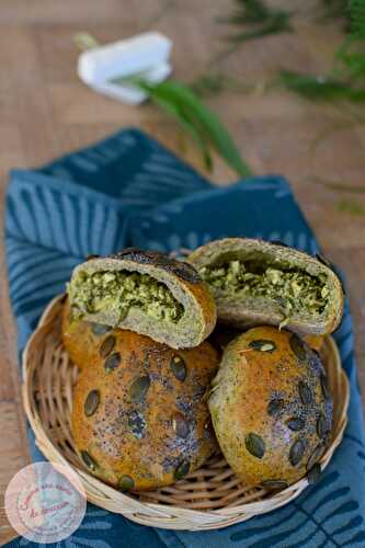 Buns farcis végétariens ~ Ail des ours & feta