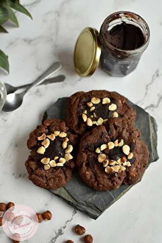 Cookies très chocolat ~ Et un peu noisette