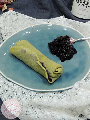 Crêpes au thé matcha ~ Confit de myrtilles