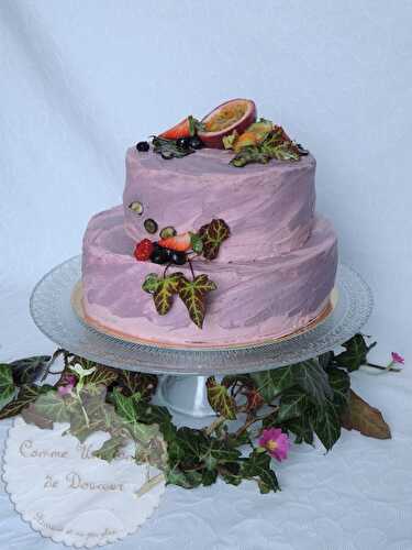 Layer cake en pièce montée mûre et chocolat – Blackberry & chocolate layer cake decoration tutorial – Comme une envie de douceur