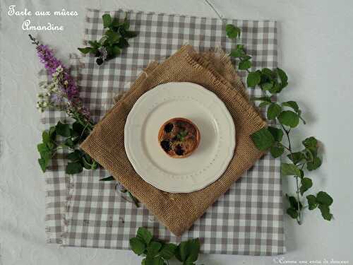 Tarte amandine aux mûres – Blackberry almond tartlets