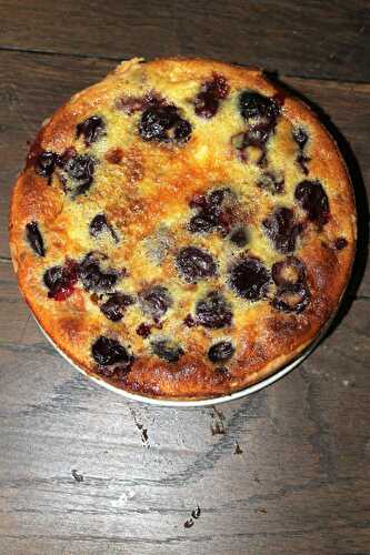 Clafouti aux cerises sur pâte feuilletée