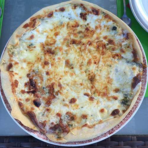 Pizza aux trois fromages