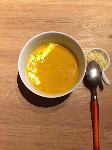 Soupe de tomates au curcuma