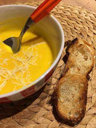 Velouté de topinambours et carottes au lait de coco