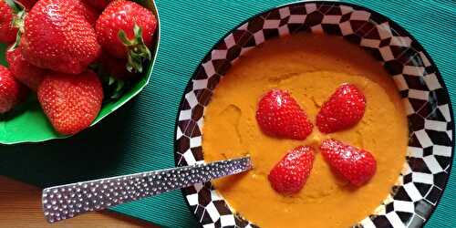 Gazpacho express de tomates et fraises