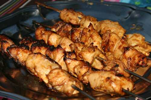 Brochettes de poulet au beurre de cacahuètes - plaisirs et gourmandises