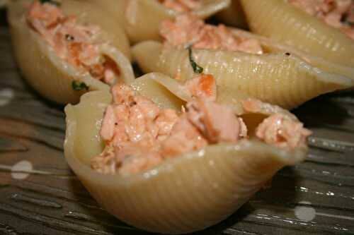 Conchiglioni garni de saumon - plaisirs et gourmandises