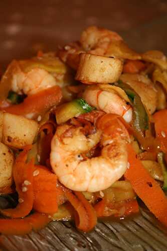 Wok de crevettes et pétoncles aux légumes sautés - plaisirs et gourmandises