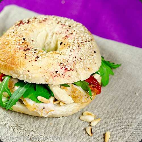 Bagels poulet grillé houmous