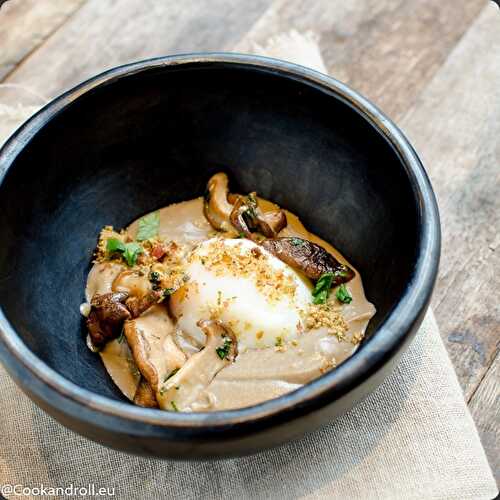 Crème de champignons et châtaignes, oeuf parfait