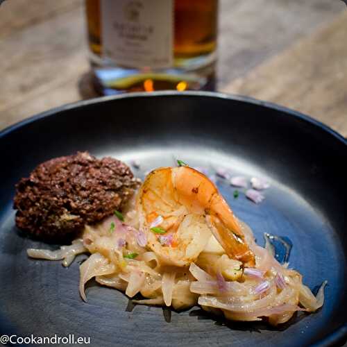 Gambas, fondue d'échalotes au ratafia champenois, boudin noir