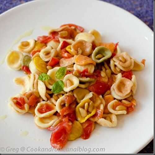 Orecchiette aux pignons et tomates-cerises